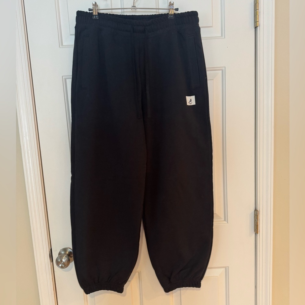 Nike JORDAN Women’s Loose Fit Sweatpants, Large